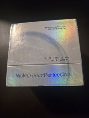 Wake Nature Perfection 3% Hyaluronic Acid Serum Vials - Holographic Box